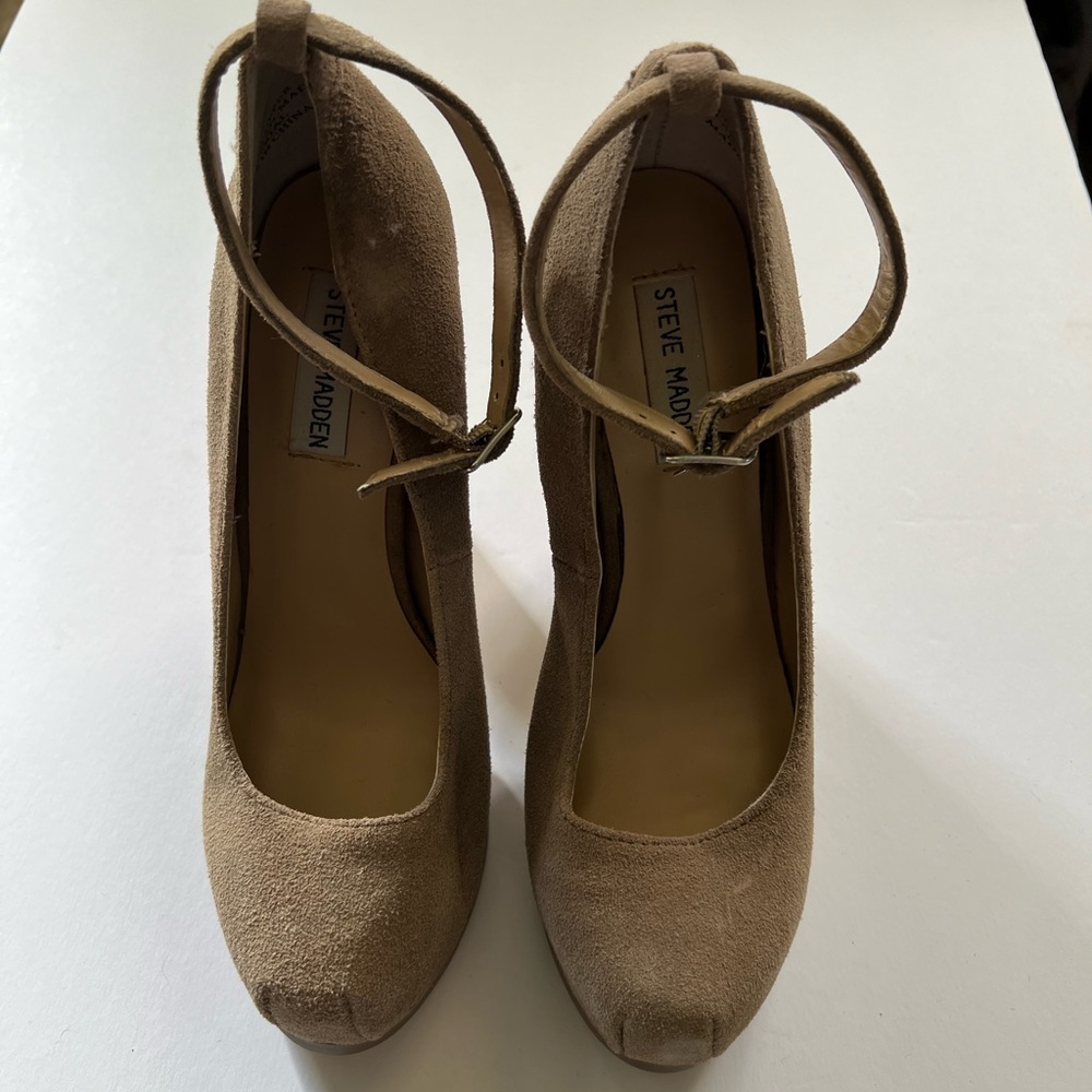 Steve Madden light brown/cream size 7-1/2 platform shoe